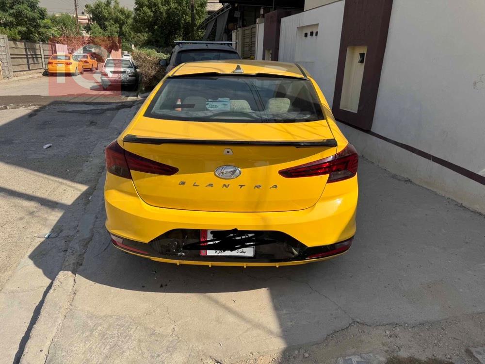 هیوندای ئەلەنترا